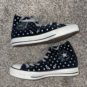Polka dot Converse